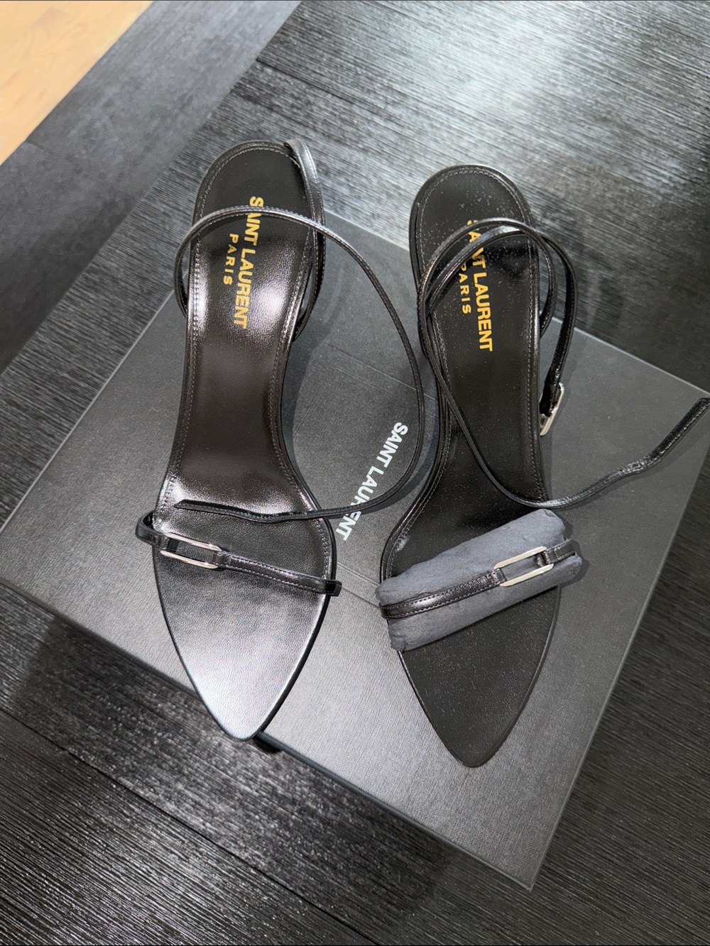 NWB Saint Laurent Kitty Sandal Black Leather Strappy Pointed-Toe Sandals (39.5)